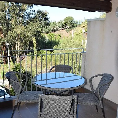 Beau Studio Vue Mer Апартаменты *